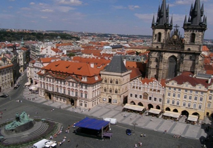 Panika u Pragu: Vikali "Allah je veliki", pucali iz lažnjaka 