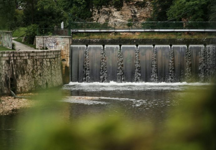 Jesen nam stiže prije vremena: Kiša, pljuskovi i grmljavina [FOTO]