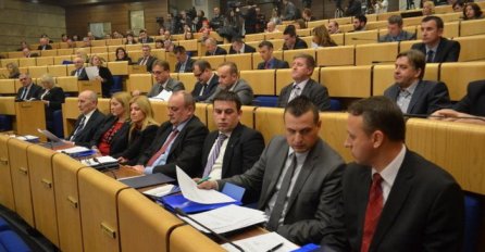 Opoziv odluke o referendumu u RS-u traži 17 delegata Doma naroda FBiH