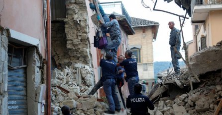 Italija: Nakon zemljotresa grad Amatrice razrušen, najmanje 18 mrtvih