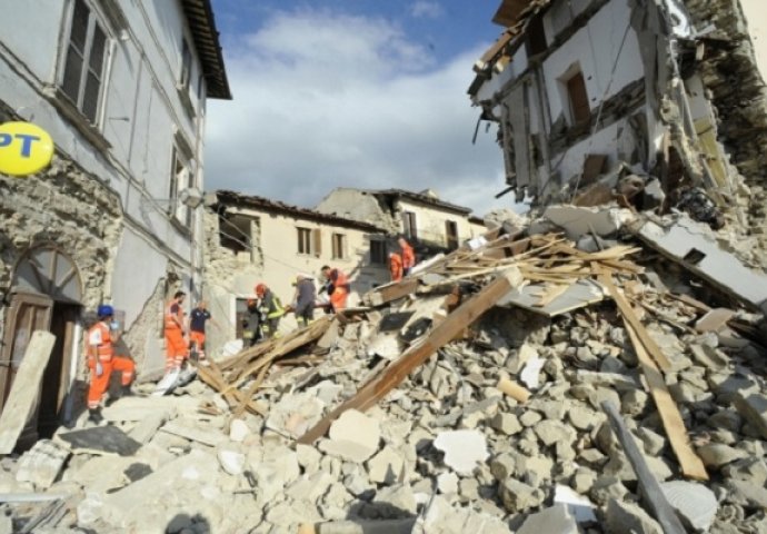 RASTE BROJ ŽRTAVA ZEMLJOTRESA U ITALIJI! Za sada najmanje 38 poginulih i 150 nestalih!