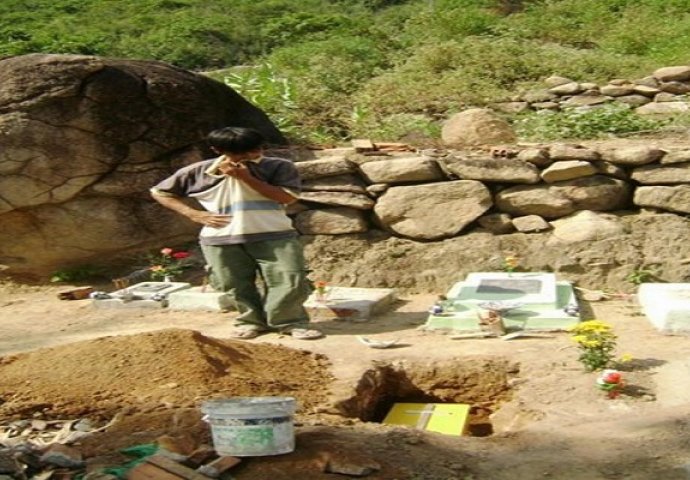 Molio je da abortirane bebe  ne bacaju u kantu za smeće: Čovjek koji je sahranio više od 10.000 malih duša