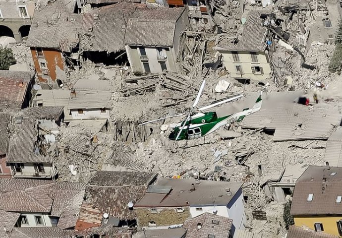 Italijanski premijer Renci: Poginulo najmanje 120 ljudi