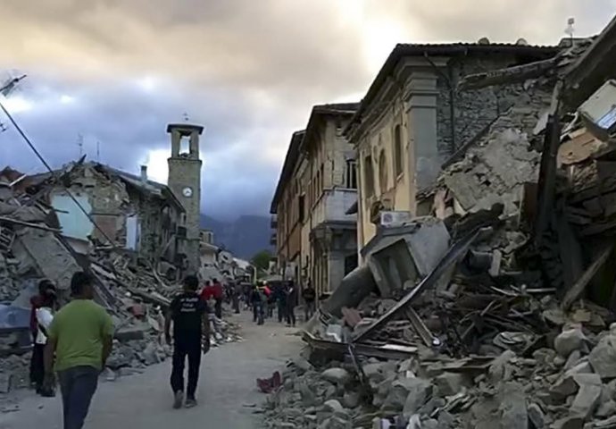Broj poginulih u potresu u Italiji porastao na 250