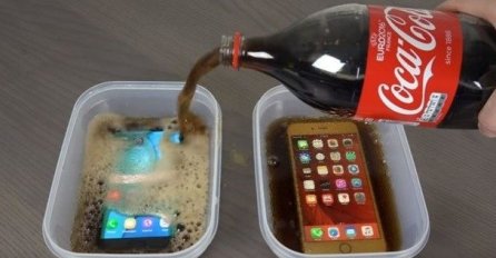 Sipao je Coca Colu na iPhone i Galaxy i stavio ih u zamrzivač, a onda je uslijedio šok (VIDEO)