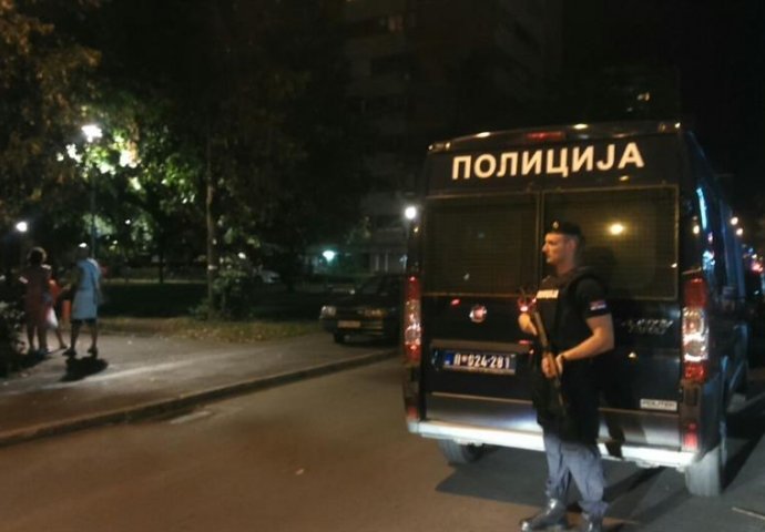 Pucnjava u Novom Beogradu, naoružani napadač u zgradi