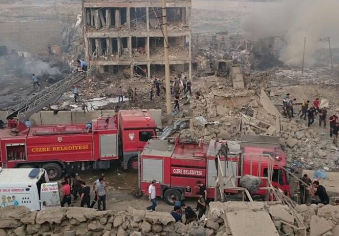 Novi napad u Turskoj: U eksploziji automobila-bombe ubijeno devet ljudi
