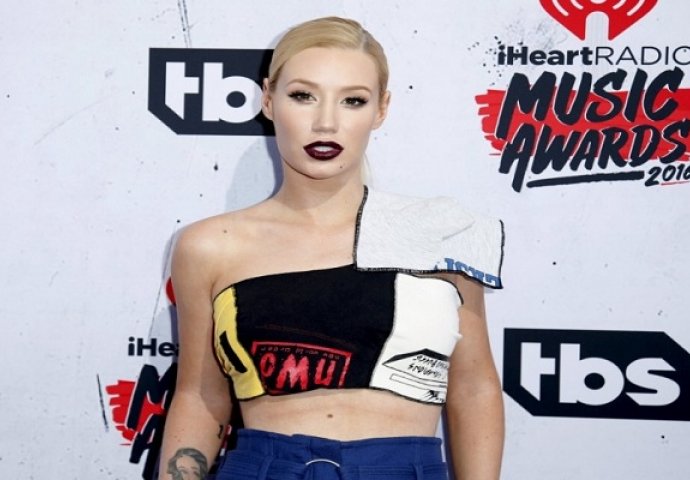 Imali su sve, ali jednim jedinim potezom uništili karijere: Najveći promašaji poznatih! (FOTO)