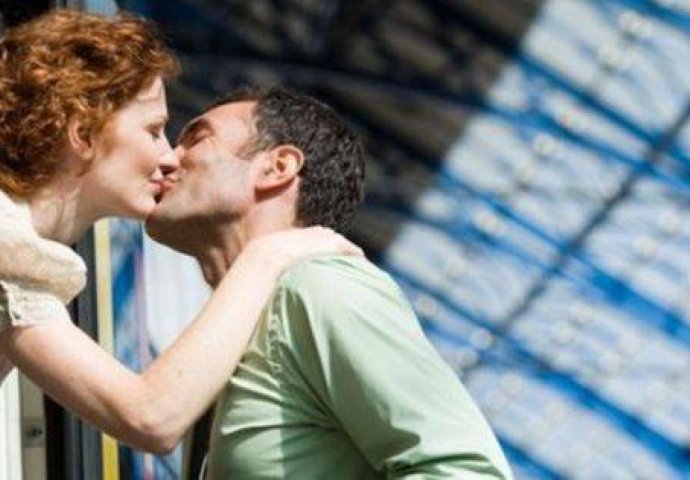 Obične stvari koje žene rade, a muškarci OBOŽAVAJU!