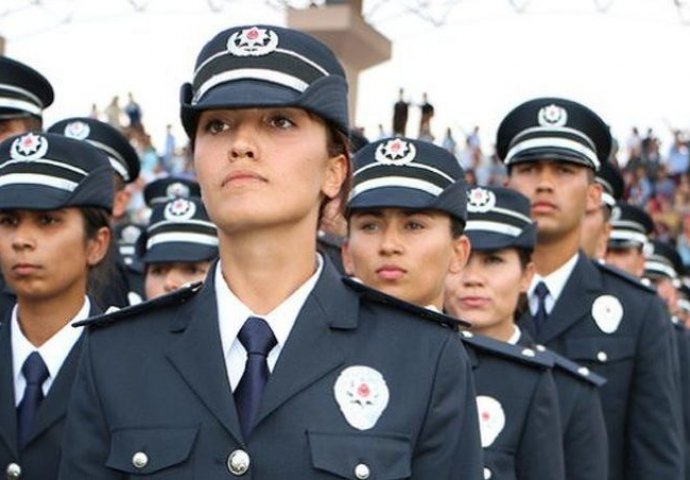 Turska: Ženama policajkama dozvoljeno nošenje marame