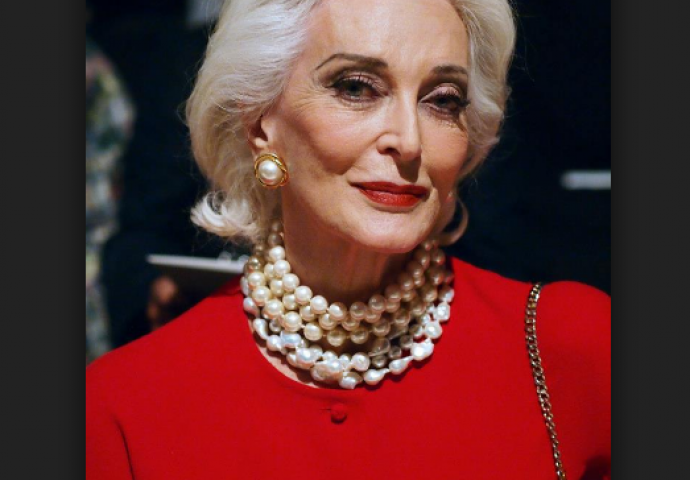 Ima čak 85 godina a kad zakorači na modnu pistu, publika zanijemi (VIDEO)