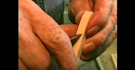 Od komadića drveta u 10 poteza nožem napravio nešto fantastično (VIDEO)