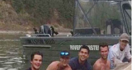 Momci nakon velike borbe uhvatili riječno čudovište, čekajte samo da vidite kako izgleda (VIDEO)
