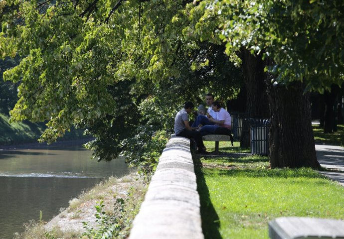 Toplo vrijeme izmamilo građane Sarajeva u prirodu