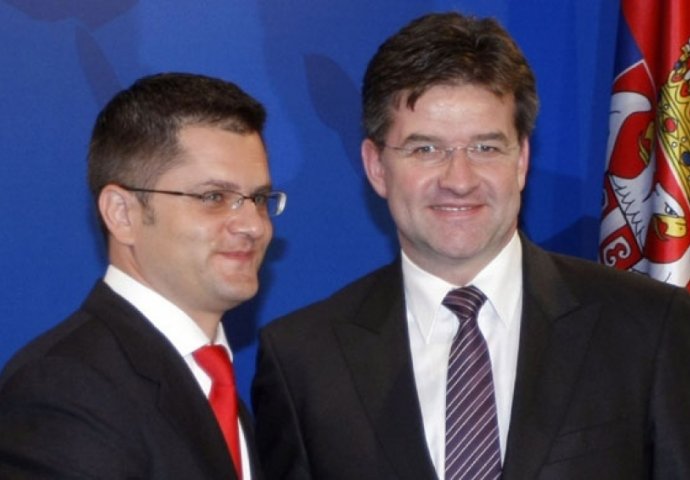 Antonio Guterres i Miroslav Lajčak ispred Vuka Jeremića