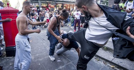 Neredi na  Notting Hill karnevalu : Policija uhapsila 450 osoba, šest osoba povrijeđeno