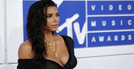 Snimak koji je promijenio sudbinu najpoznatije starlete: Kim Kardashian prvi put u medijima! (VIDEO)