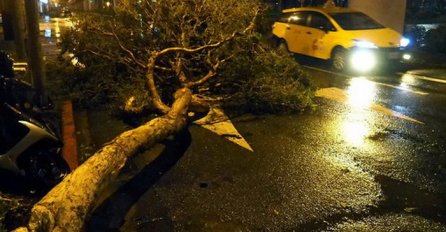 Tajfun "Lionrock" usmrtio devetoro ljudi (VIDEO)