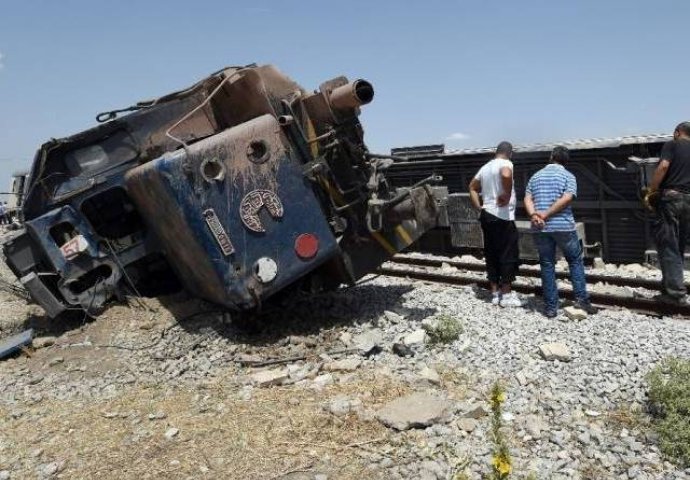 Tunis: U saobraćajnoj nesreći poginulo 16 osoba