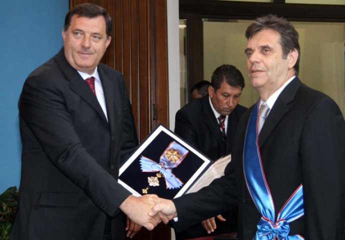 Pogledajte kako su predstavnici RS-a godinama išli po pamet u Beograd