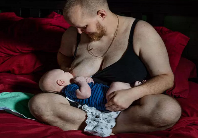 Transrodni muškarac rodio sina kojeg sam doji, presvlači i čuva  (FOTO)