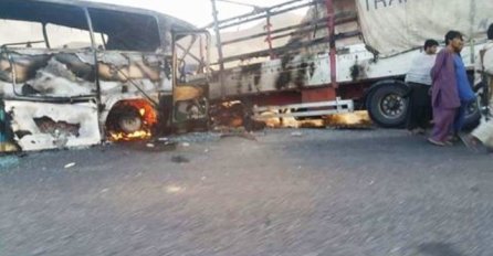 Afganistan: U sudaru autobusa i cisterne 36 mrtvih