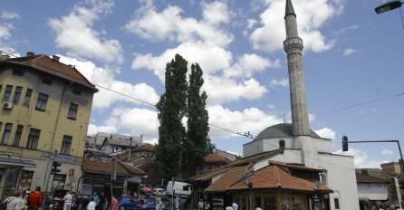 Sarajevo: "Mrzim Srbe, Hrvate, Balije" ispisano na zidu Čekrekčijine džamije