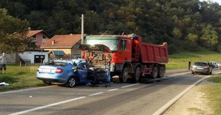 Poginuo bračni par iz Srbije, djevojčica u teškom stanju prebačena u Tuzlu