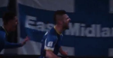 Trenutak za historiju: Valon Berisha zakucao loptu za prvi gol Kosova