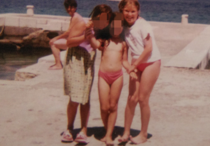 Niko joj nije vjerovao da je bolesna: Ova djevojka u jednom danu može da dobije čak 5 kilograma i govorili su joj da "prestane žderati" (FOTO)