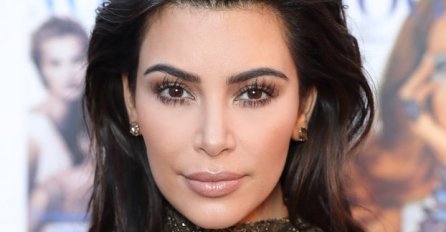 Kim Kardashian gubi kosu: Fanove iznenadila ćelavim pečatima 