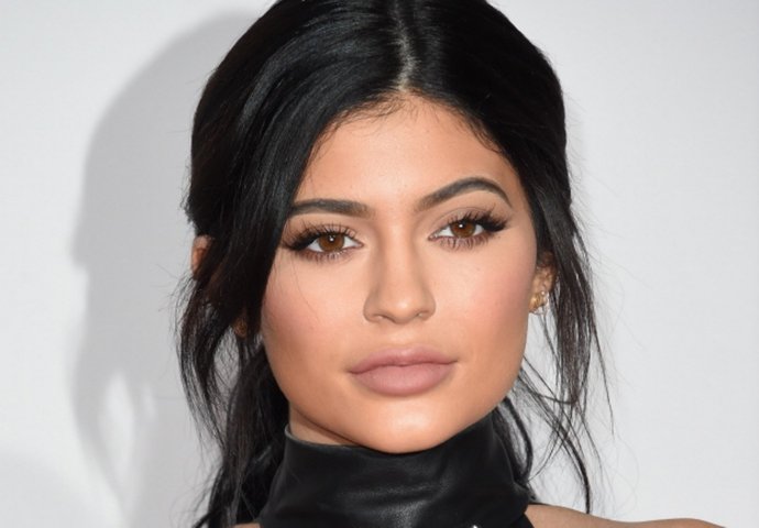 Kylie Jenner ima novu frizuru 