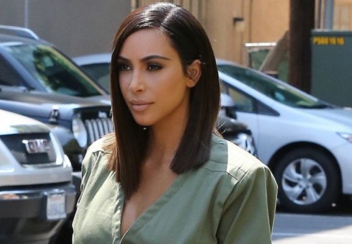 Napravila pundžu i šokirala fanove: Kim Kardashian gubi kosu! (FOTO)