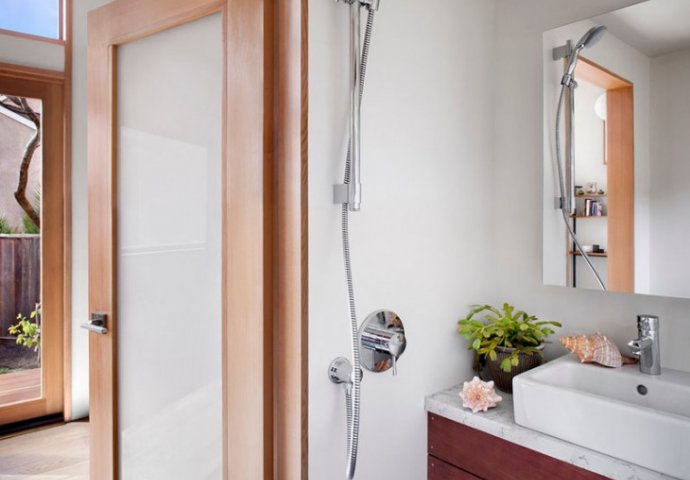 Ova malena kuća izgleda savršeno, ali kada pogledate unutrašnjost ostat ćete bez riječi 