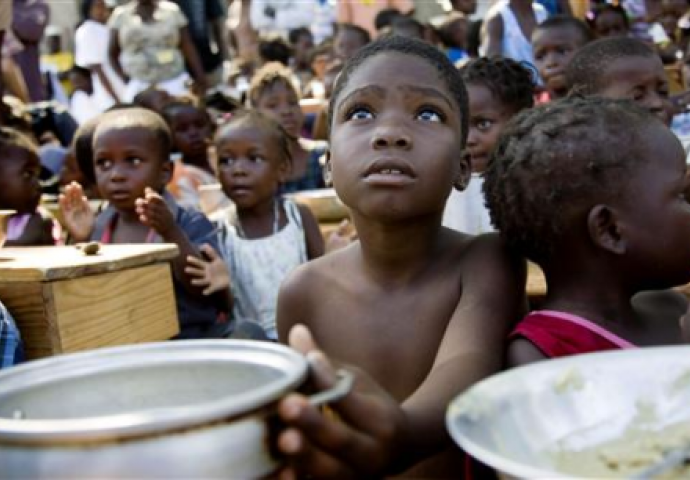 Sjetite se ovih fotografija kad sljedeći put krenete da bacite hranu i vodu