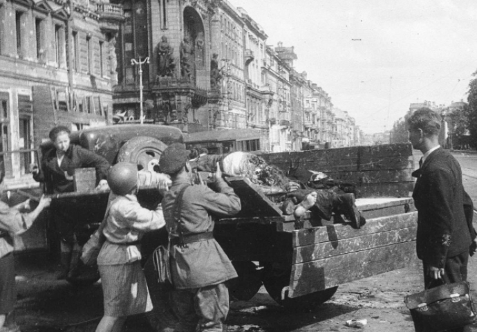  Ljudi su jeli tapete i pse da prežive: Horor koji se desio u odsječenom gradu ne smije se zaboraviti