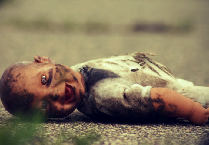 Imala je samo 9 godina kada joj se desilo najgore: "Tata me silovao dok je mama mrtva pijana ležala na podu"