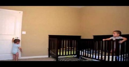Njezine bebe su svake noći izlazile iz krevetića, a onda je u sobu postavila skrivenu kameru (VIDEO)