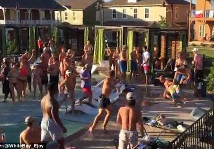 Eksplozija nasilja na bazenu u Teksasu (VIDEO)