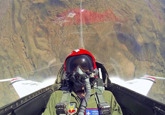 Sjeo je da se provoza u vojnom F-16 avionu, to mu je bila najveća greška u životu (VIDEO)