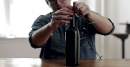 Uzeo je vinsku flašu i u nju nagurao lampice: Nakon ovoga, htjeti ćete napraviti isto (VIDEO)