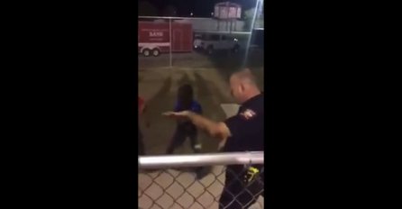 Uhvatio je policajca kako radi ovo sa djecom , a 10 sekundi kasnije ostali smo bez daha (VIDEO)