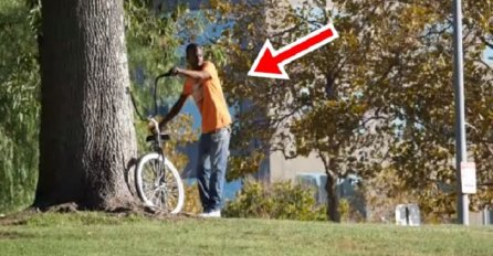 Ugledao je bicikl pokraj drveta i krenuo da ga ukrade, to mu je bila velika greška (VIDEO)
