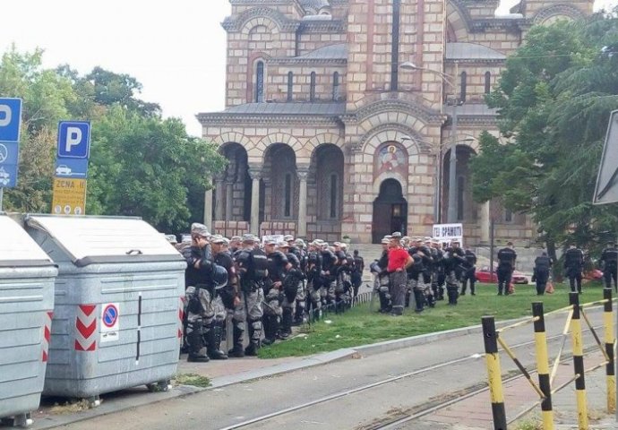 Beograd spreman za Paradu ponosa: Više od pet hiljada policajaca na ulicama