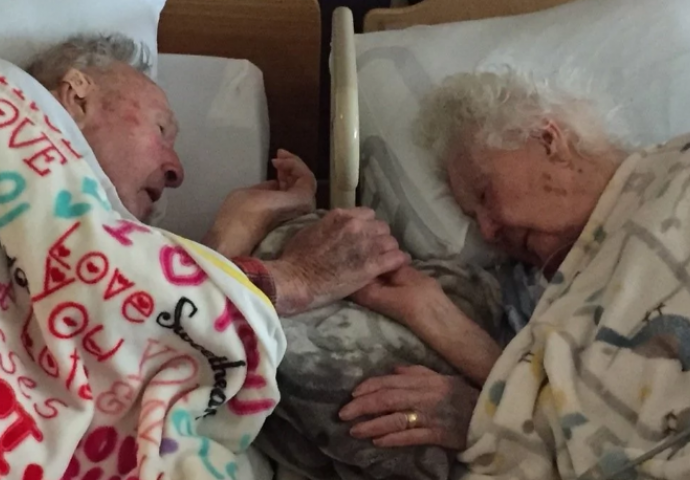 Iza ove dirljive fotografije se krije priča koju nikada nećete zaboraviti (FOTO)