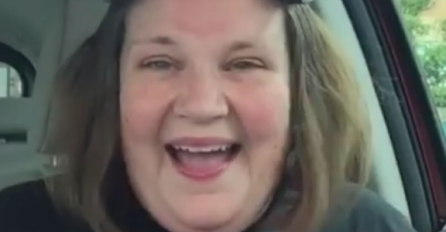 Ova majka je sama sebi kupila poklon za rođendan i nasmijala milione ljudi na internetu (VIDEO)