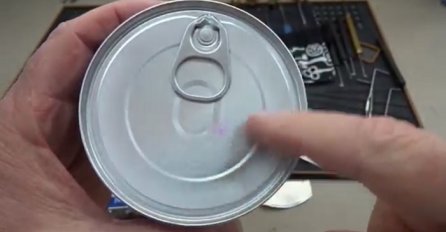 Skinuo je otvarač sa konzerve mačije hrane, ovo svi morate vidjeti (VIDEO)