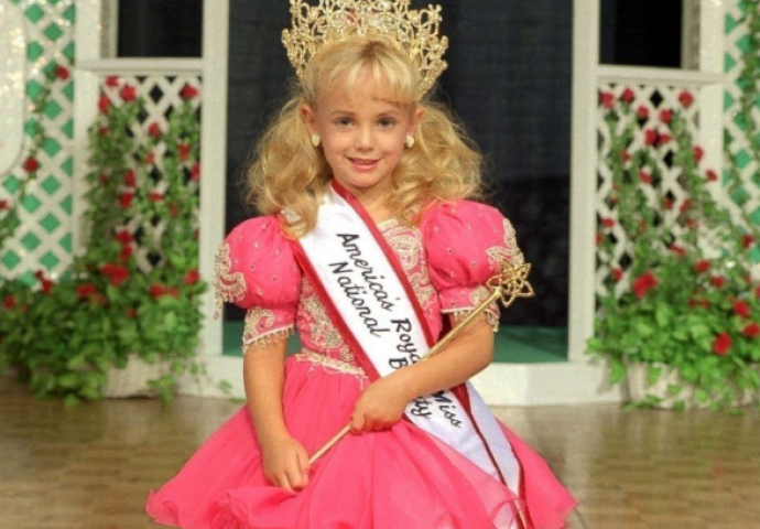 Niko ne zna ko je ubica: Proglašena za "najljepšu djevojčicu" (6) a onda je misteriozno zadavljena u podrumu  (FOTO)