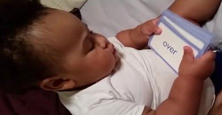 Mali genije: Ima samo 19 mjeseci, a zna da pročita 300 riječi (VIDEO)