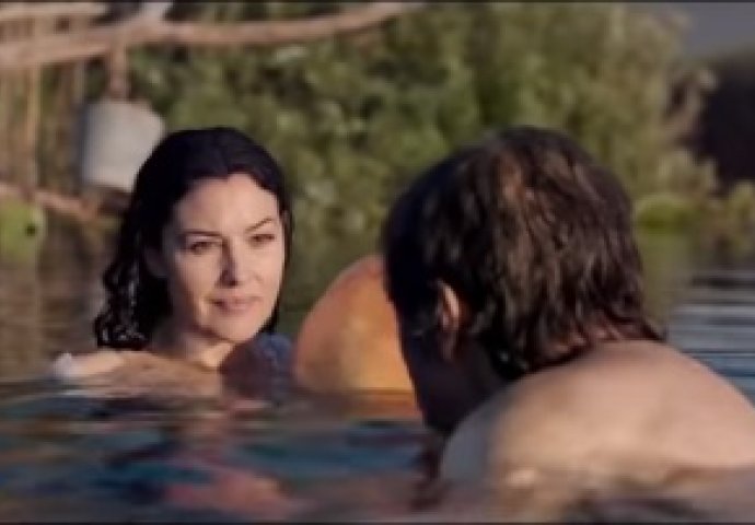 Italijanska ljepotica Monica Belucci strastveno se ljubi s Kusturicom u njegovom novom filmu [VIDEO]
